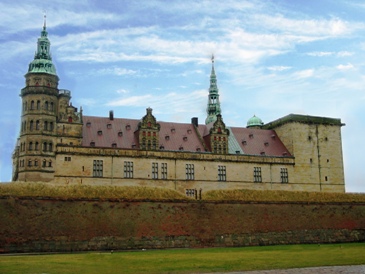 This photo of Hamlet's Castle of Shakespeare fame (a Scandinavian landmark) in Helsingor (Elsinore), Denmark was taken by Daniel West of Sacramento, California.